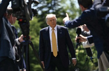Ông Trump bỏ dự đám cưới con trai vì bận 