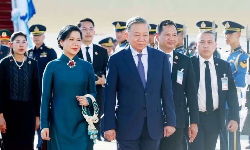 Thái Lan bắn loạt đại bác chào mừng Tổng Bí thư, Chủ tịch nước tại sân bay