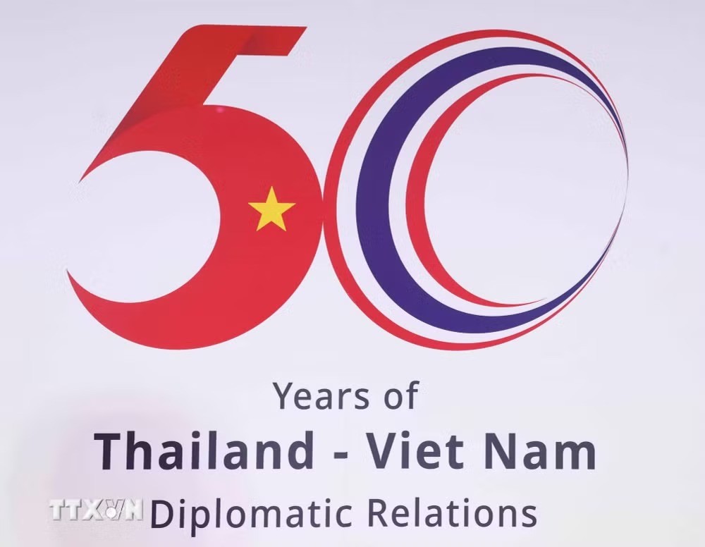 Việt Nam - Thái Lan ký kết văn kiện hợp tác và công bố logo kỷ niệm 50 năm