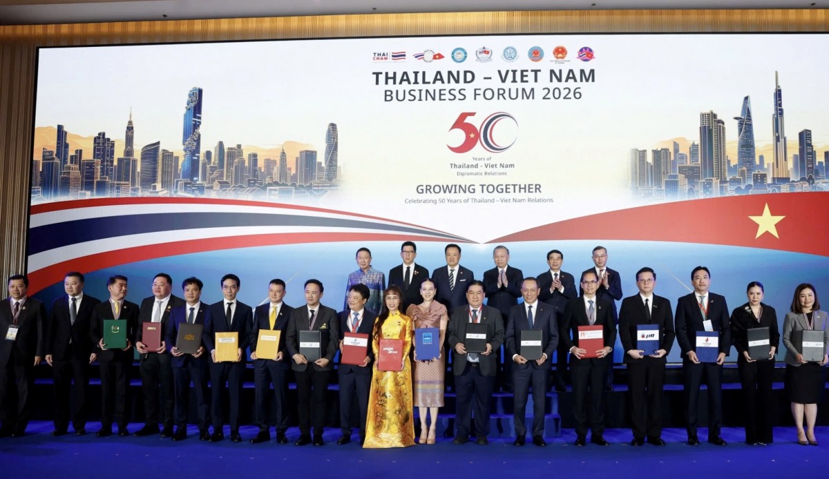 2. Vietnam Airlines triển khai hợp tác với Cục Du lịch Thái Lan, Tổng công ty Cảng hàng không Thái Lan, Hiệp hội Đại lý Du lịch Thái Lan và Saigontourist Group nhằm thúc đẩy kết nối du lịch giữa hai nước và tăng cư