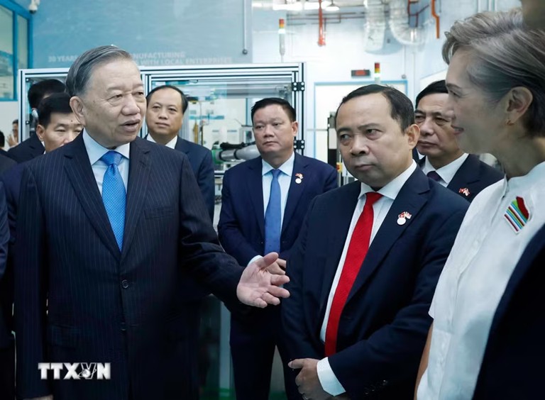Tổng Bí thư, Chủ tịch nước chia sẻ Việt Nam mong muốn hình thành các trung tâm công nghệ thực hành, nơi doanh nghiệp có thể tiếp cận chuyên gia, thử nghiệm quy trình sản xuất mới và đào tạo nhân lực ngay trong môi trường thực tế - Ảnh: TTXVN