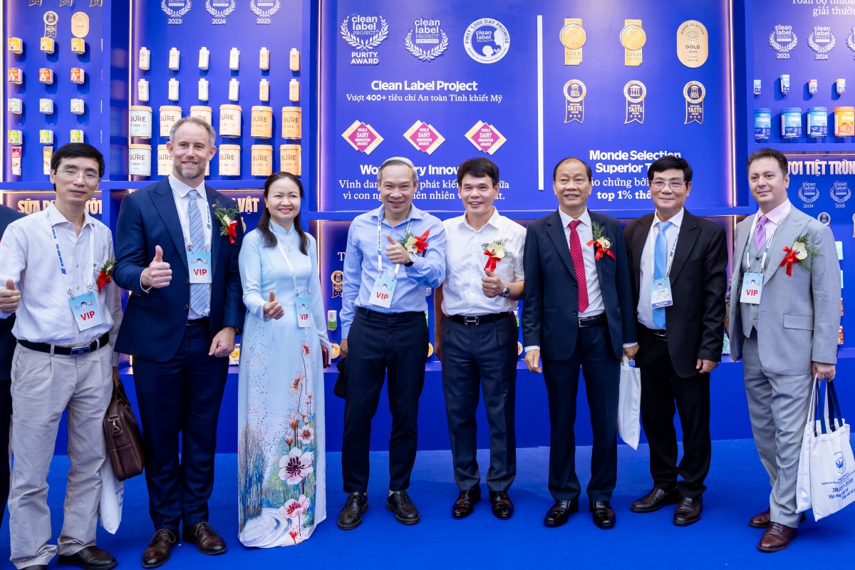 Gian hàng Vinamilk thu hút đông đảo khách tham quan tại triển lãm sữa 2026 Gian hàng Vinamilk thu hút đông đảo khách tham quan tại triển lãm sữa 2026