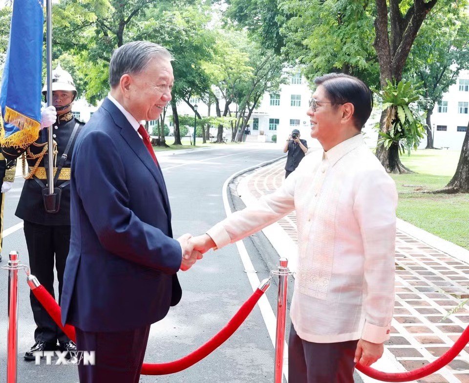 Philippines bắn 21 loạt đại bác chào đón Tổng Bí thư, Chủ tịch nước Tô Lâm