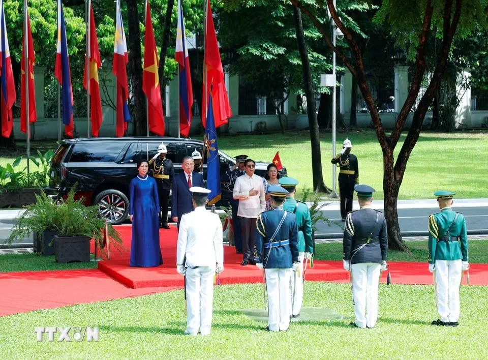 Philippines bắn 21 loạt đại bác chào đón Tổng Bí thư, Chủ tịch nước Tô Lâm