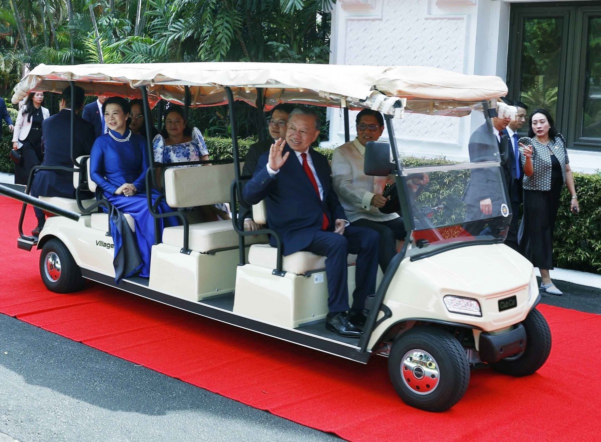 Philippines bắn 21 loạt đại bác chào mừng Tổng Bí thư, Chủ tịch nước Tô Lâm
