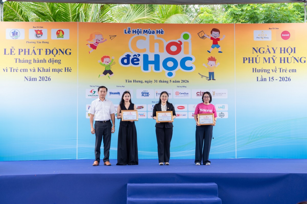 Vinamilk cùng trẻ em tận hưởng ngày hội mùa hè tại Phú Mỹ Hưng