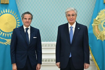 Kazakhstan ‘bật đèn xanh’ tiếp nhận uranium làm giàu của Iran