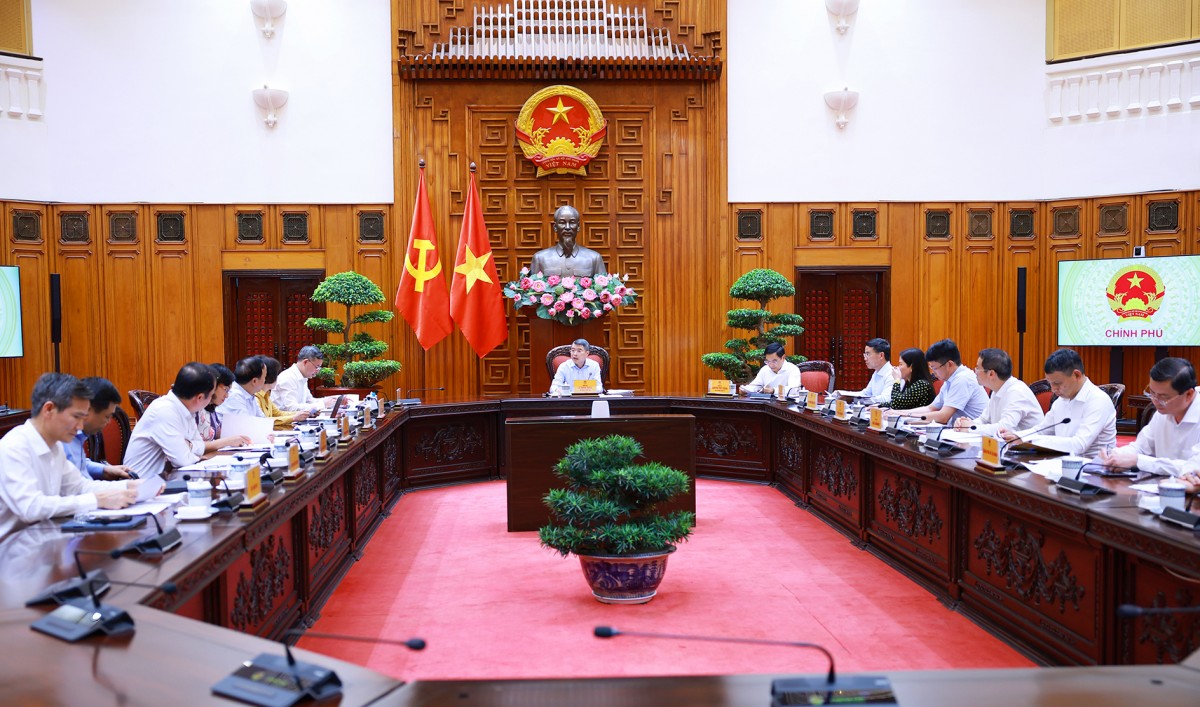  Việt Nam đi sau nên phải có cơ chế, chính sách đủ mạnh để thu hút nhà đầu tư nhưng vẫn quản lý được, kiểm soát rủi ro, giữ vững ổn định kinh tế vĩ mô, bảo đảm tăng trưởng bền vững.