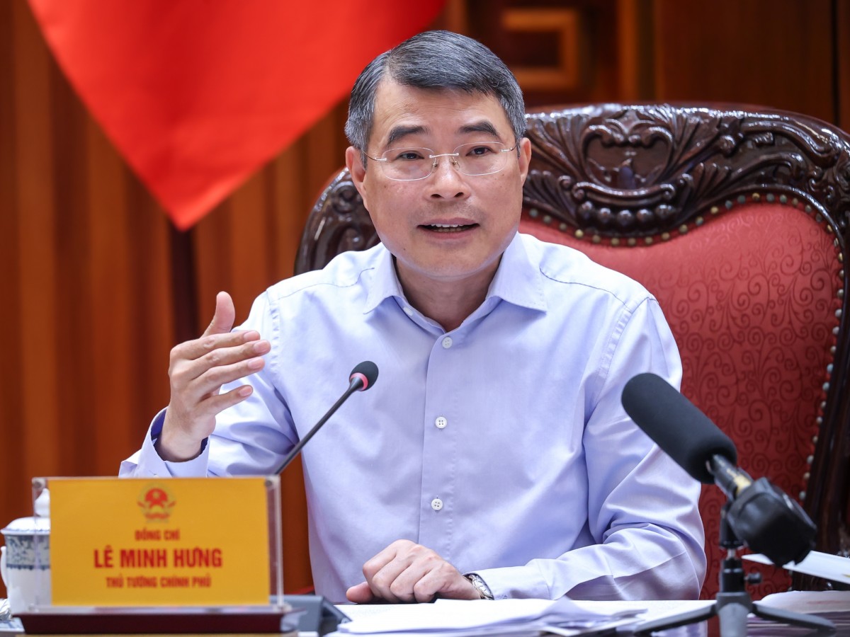 Thủ tướng Lê Minh Hưng chủ trì cuộc họp về việc tiếp tục triển khai hoạt động của Trung tâm tài chính quốc tế tại Việt Nam - Ảnh: VGP