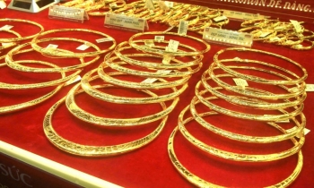 Giá vàng trong nước tiếp tục giảm nửa triệu đồng mỗi lượng
