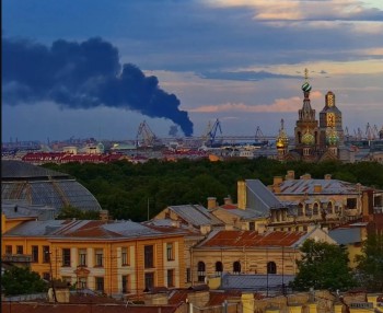 Ukraine tập kích sâu vào lãnh thổ Nga, cảng dầu cháy dữ dội