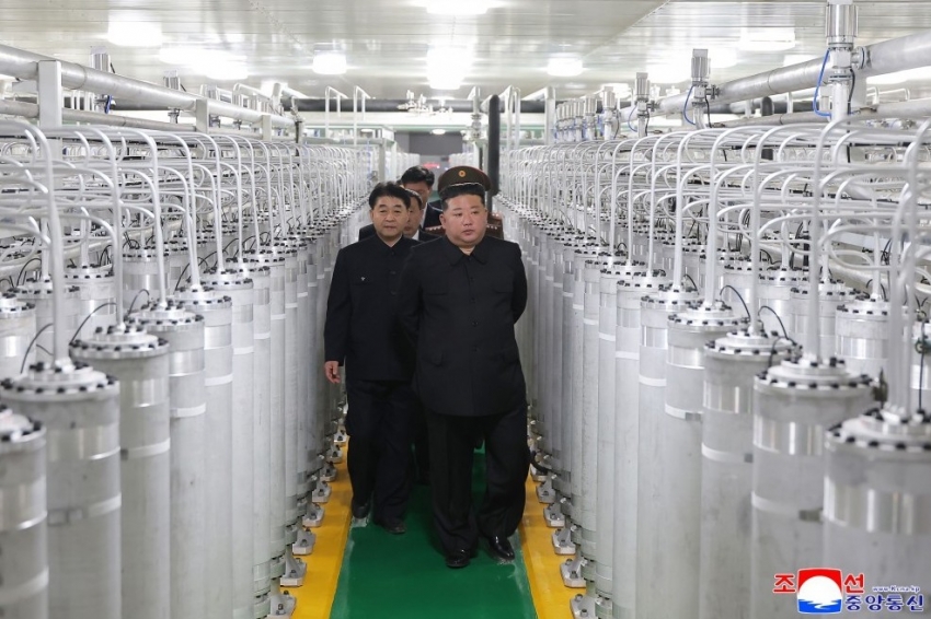 Ông Kim Jong Un chỉ đạo tăng cường năng lực hạt nhân Triều Tiên