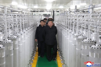 Ông Kim Jong Un chỉ đạo tăng cường năng lực hạt nhân Triều Tiên