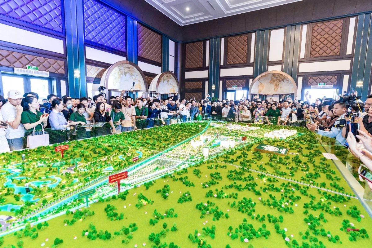Cách Vinhomes tạo ra 'mùa xuân vĩnh cửu' với vườn hoa nhà kính tại Sài Gòn Park