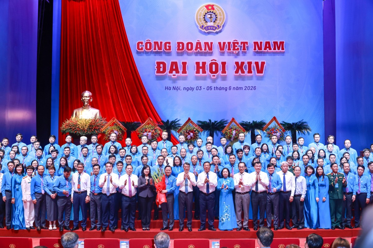 Thủ tướng Chính phủ chụp ảnh lưu niệm tại Đại hội - Ảnh: VGP
