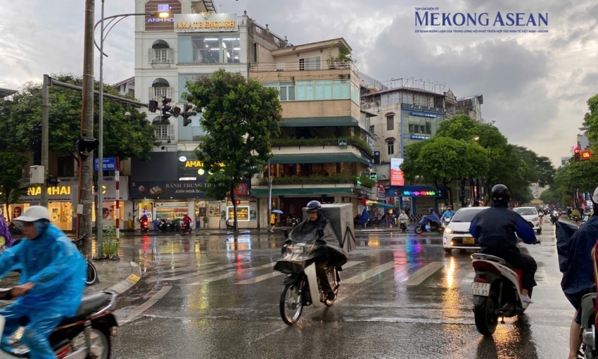 Chiều tối nay Bắc Bộ có mưa lớn, trời chuyển mát dưới 31 độ