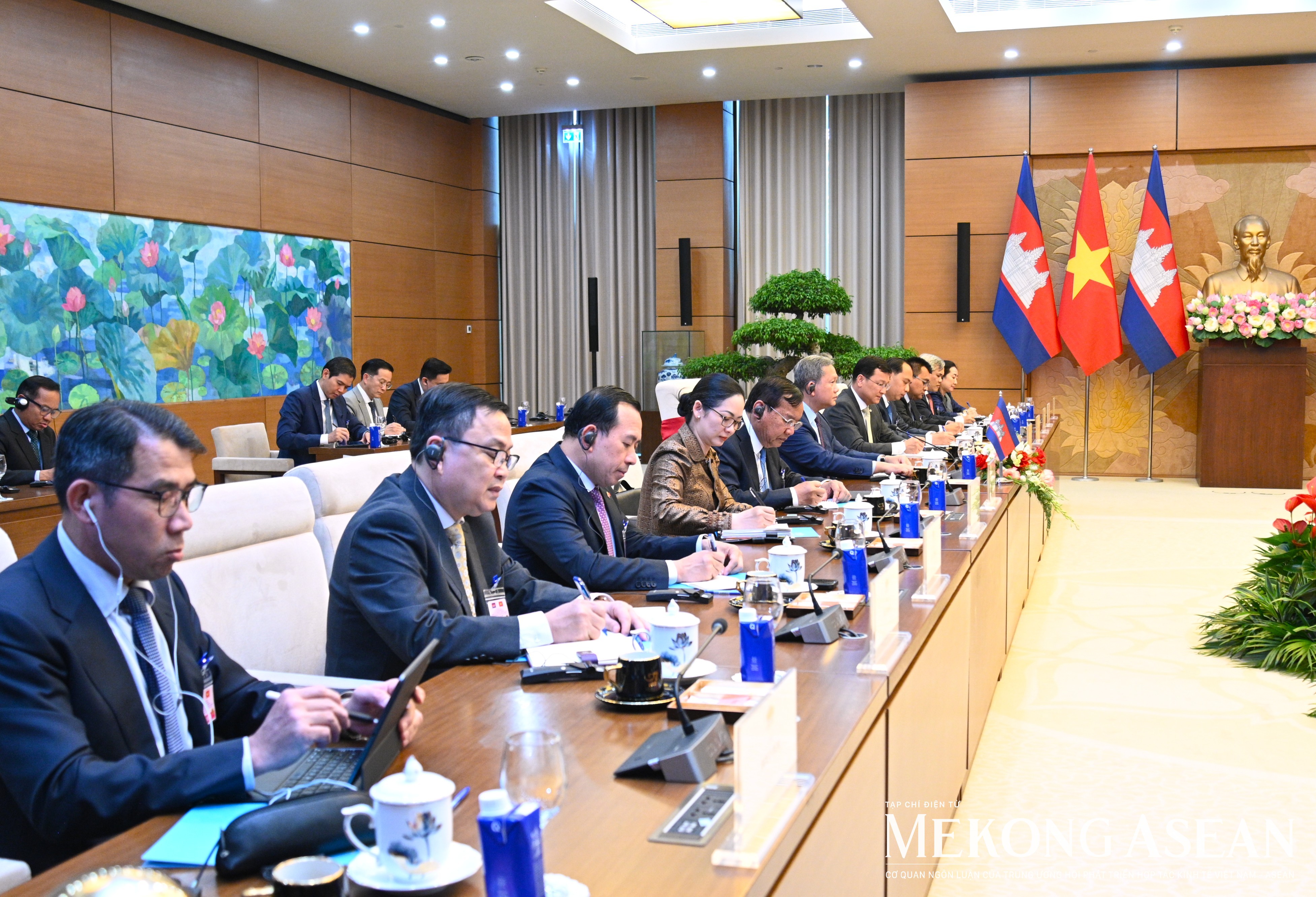 Chủ tịch Quốc hội Trần Thanh Mẫn hội kiến Thủ tướng Campuchia Hun Manet