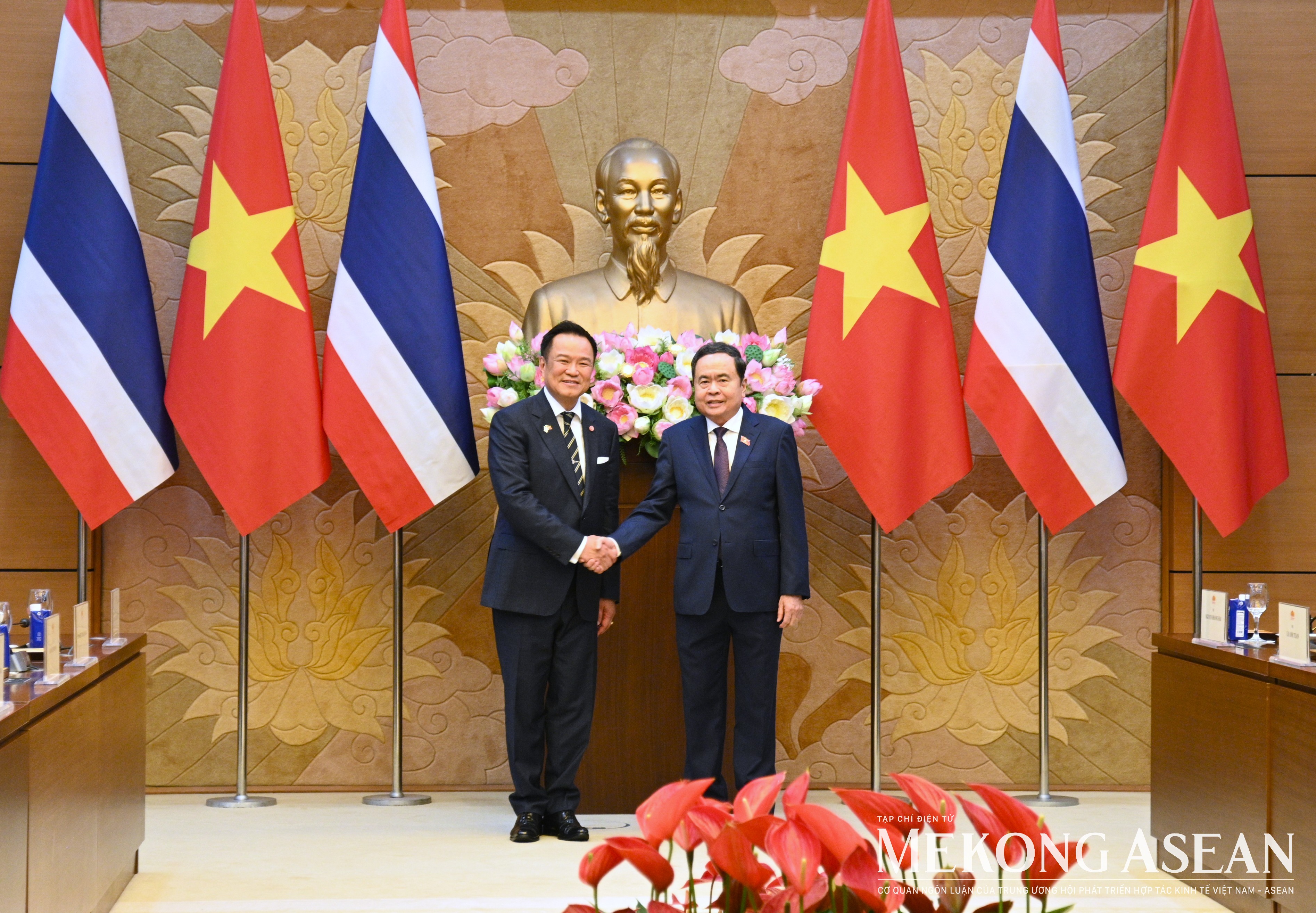 Chủ tịch Quốc hội Trần Thanh Mẫn hội kiến Thủ tướng Thái Lan