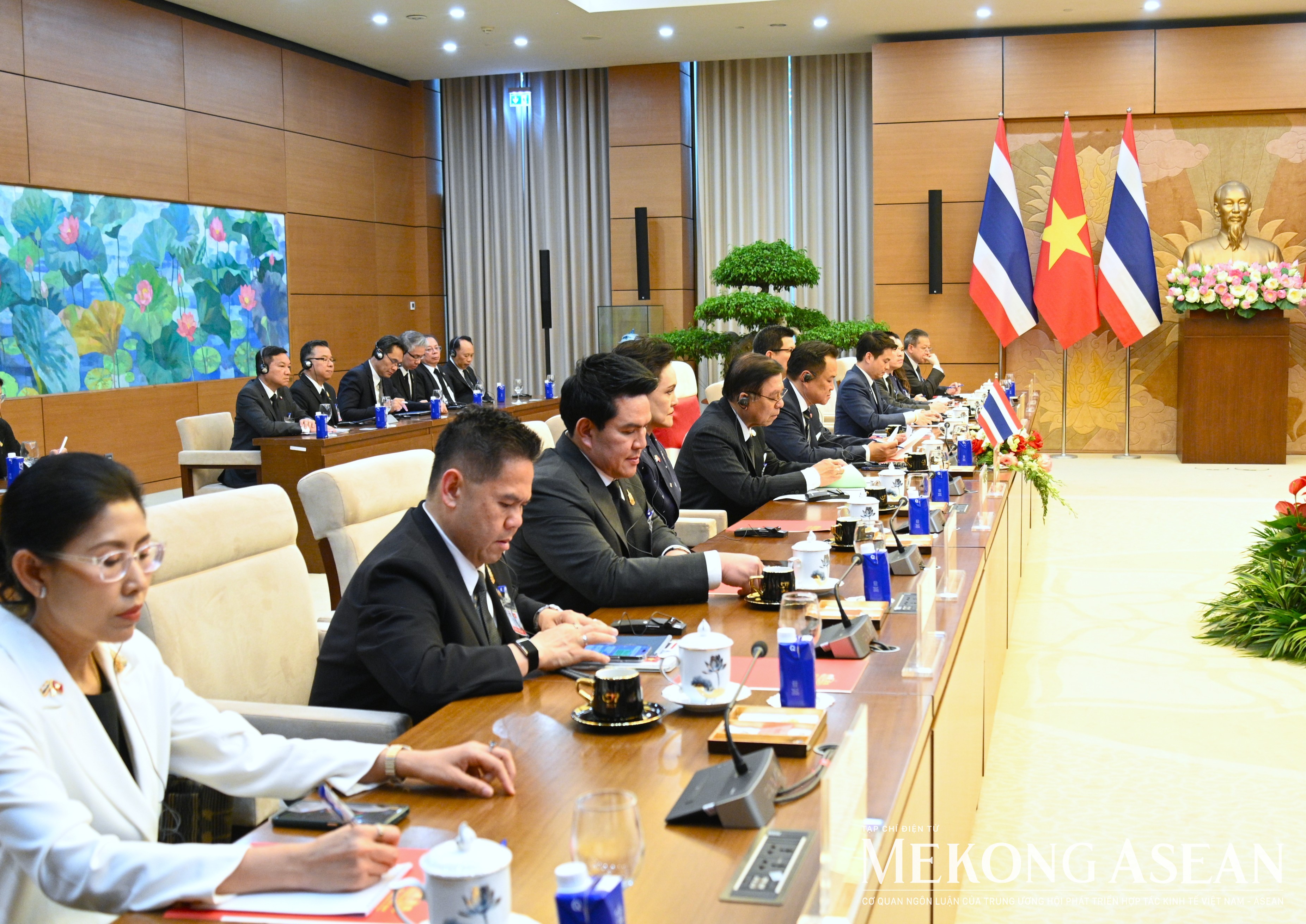 Chủ tịch Quốc hội Trần Thanh Mẫn hội kiến Thủ tướng Thái Lan