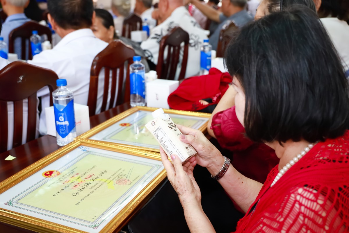 Vinamilk đón thế hệ 'đồng niên' tham quan nhà máy Vinamilk đón thế hệ 'đồng niên' tham quan nhà máy