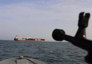 Iran tuyên bố đóng cửa Eo biển Hormuz sau đòn không kích của Mỹ