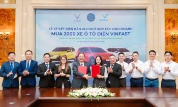 Một doanh nghiệp 'chốt đơn' 2.000 ô tô điện VinFast để chạy dịch vụ