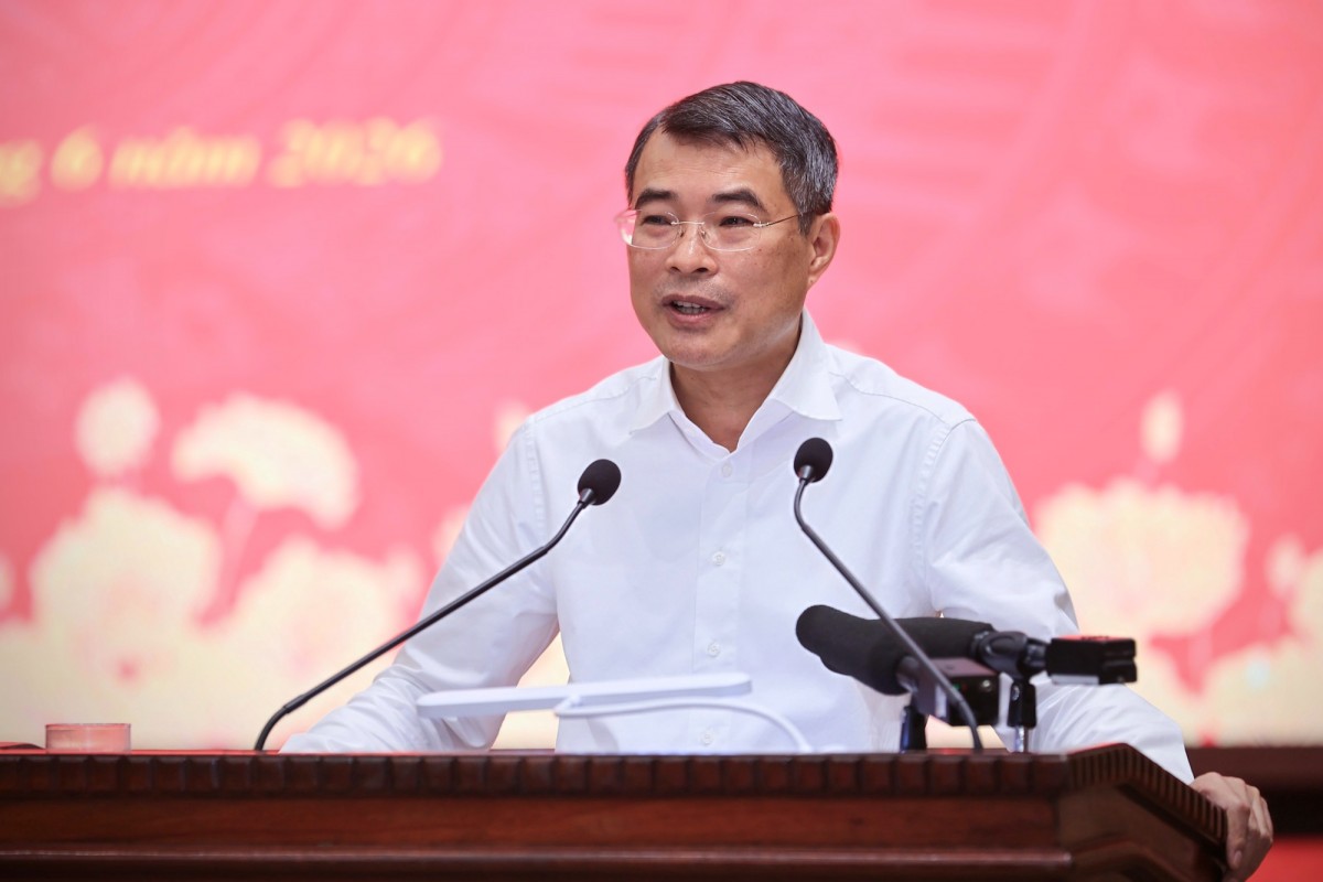 Thủ tướng nêu rõ, Thành phố cần xác định mục tiêu, tiêu chuẩn cao hơn để đóng góp nhiều hơn vào mục tiêu chung của cả nước - Ảnh: VGP