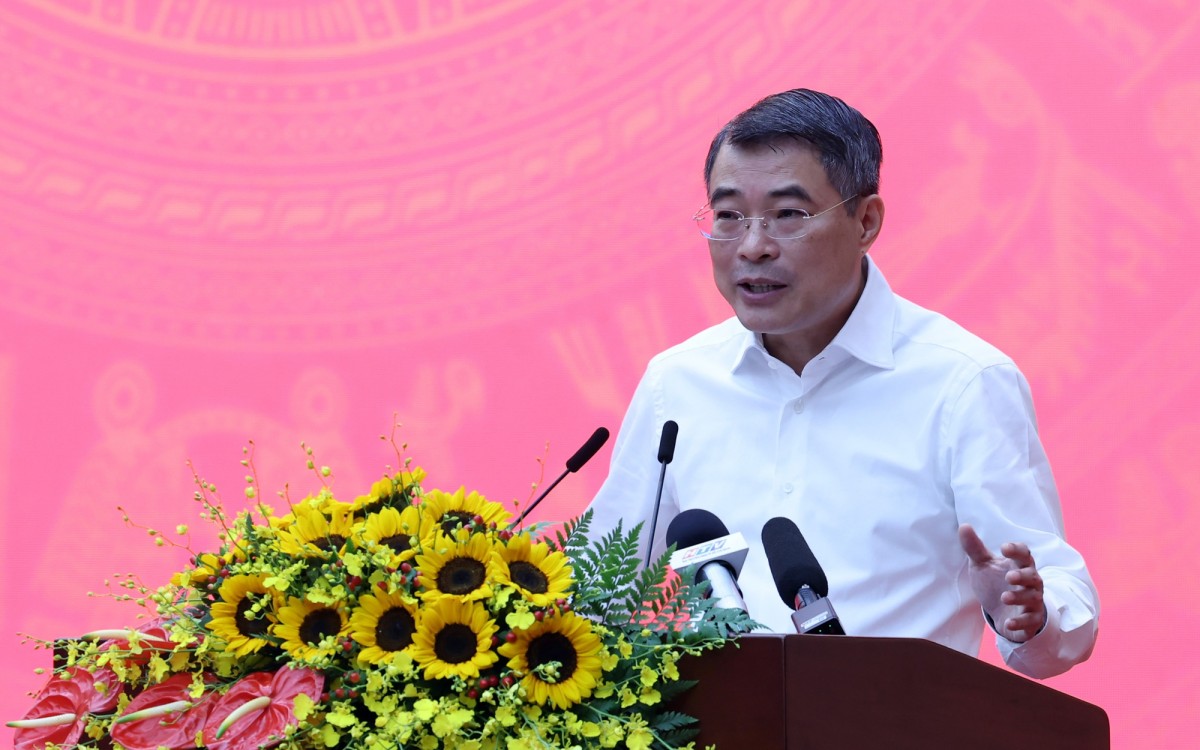 Thủ tướng chỉ đạo khẩn trương hoàn thành Quy hoạch tổng thể TP HCM gắn với quy hoạch đô thị, nông thôn, quy hoạch cấp cơ sở, quy hoạch phân khu, đây là cơ sở quan trọng để triển khai các dự án. Thủ tướng chỉ đạo khẩn trương hoàn thành Quy hoạch tổng thể TP HCM gắn với quy hoạch đô thị, nông thôn, quy hoạch cấp cơ sở, quy hoạch phân khu, đây là cơ sở quan trọng để triển khai các dự án.