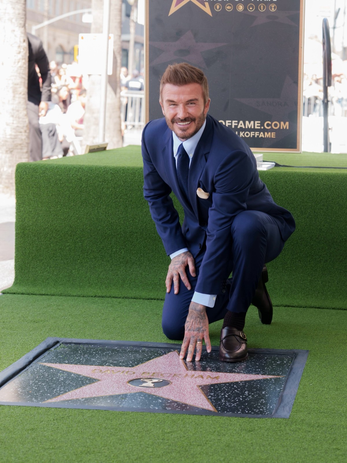David Beckham nhận ngôi sao trên Đại lộ Danh vọng Hollywood ngày 13/6. Ảnh: Facebook/@David Beckham