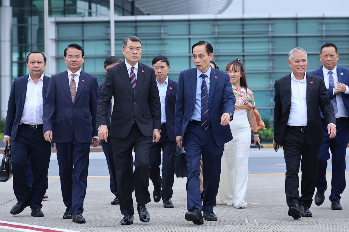 Thủ tướng lên đường dự Hội nghị Cấp cao kỷ niệm 35 năm quan hệ ASEAN - Nga