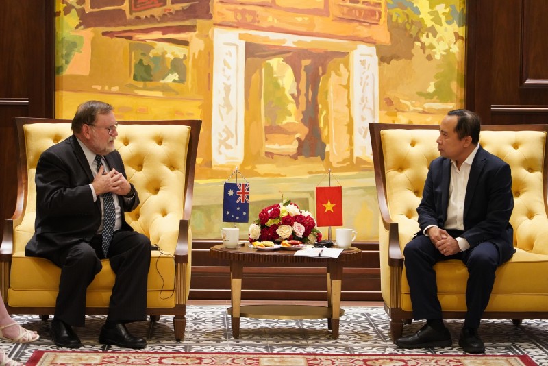 Bộ trưởng Vũ Hải Quân tiếp và làm việc với Nhà khoa học trưởng Australia Tony Haymet.