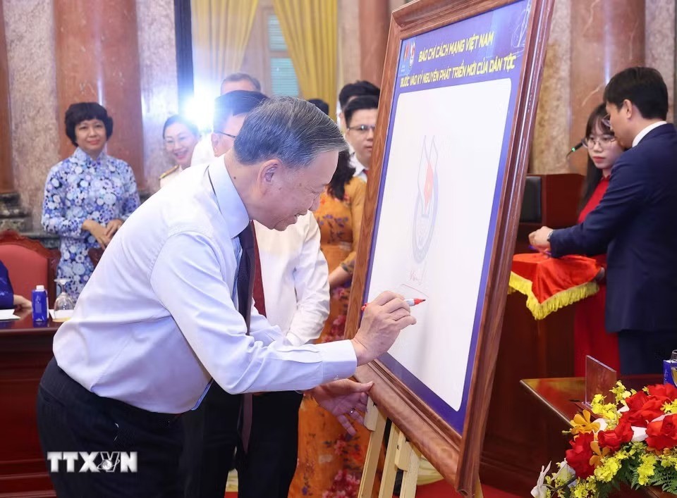 'Báo chí phải góp phần củng cố niềm tin xã hội, bảo vệ nền tảng tư tưởng của Đảng'