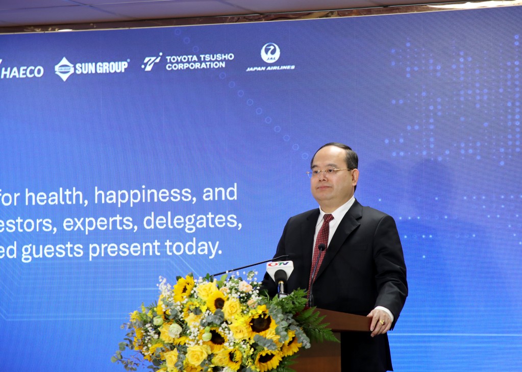 ông Quản Minh Cường, Bí thư Tỉnh ủy Quảng Ninh phát biểu chỉ đạo tại buổi lễ. Nguồn: Báo Quảng Ninh.