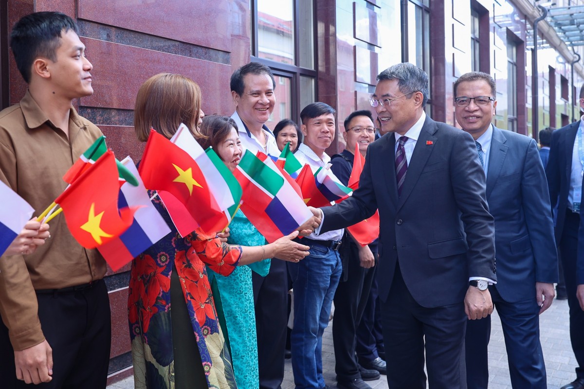 Thủ tướng Lê Minh Hưng đến Kazan, bắt đầu chuyến công tác tại Nga