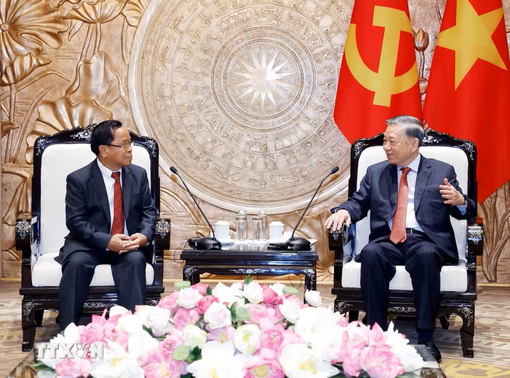 Tổng Bí thư, Chủ tịch nước tiếp Bộ trưởng Bộ Tư pháp Lào Khamphan Phommathat