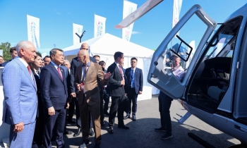 Thủ tướng thăm triển lãm sản phẩm công nghiệp mũi nhọn của Tatarstan