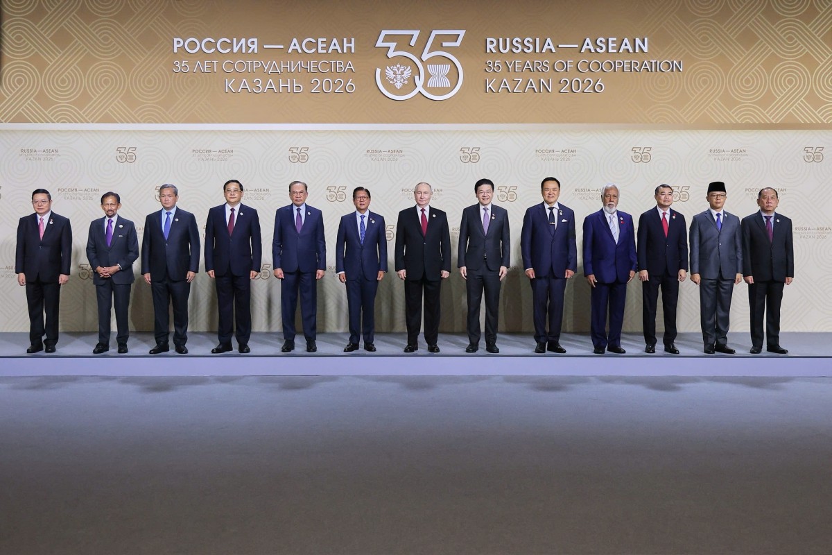 Tổng thống Liên bang Nga Vladimir Putin đón Trưởng đoàn các nước thành viên ASEAN - Ảnh: VGP.