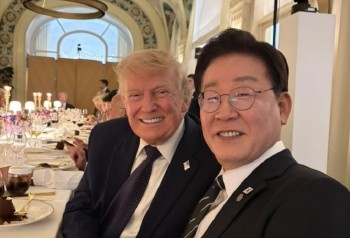 Ông Trump hẹn Tổng thống Hàn Quốc cùng chơi golf