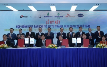 Petrovietnam ký hai hợp đồng khai thác dầu khí mới
