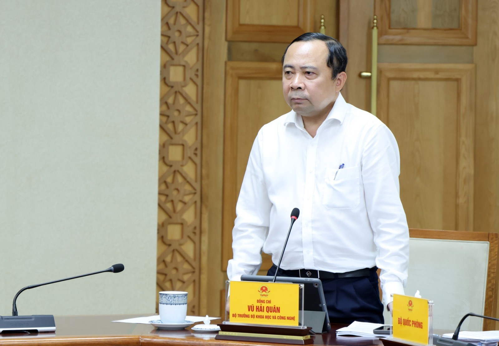 Bộ trưởng Bộ Khoa học và Công nghệ Vũ Hải Quân báo cáo tại cuộc họp - Ảnh: VGP/Gia Huy