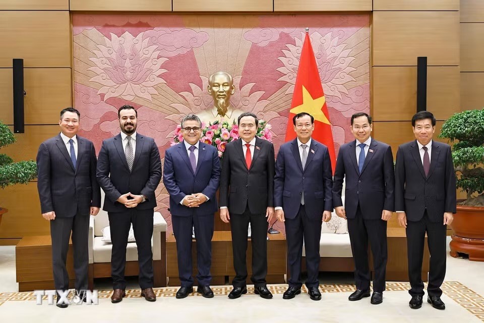 Chủ tịch Quốc hội Trần Thanh Mẫn với các đại biểu - Ảnh: TTXVN