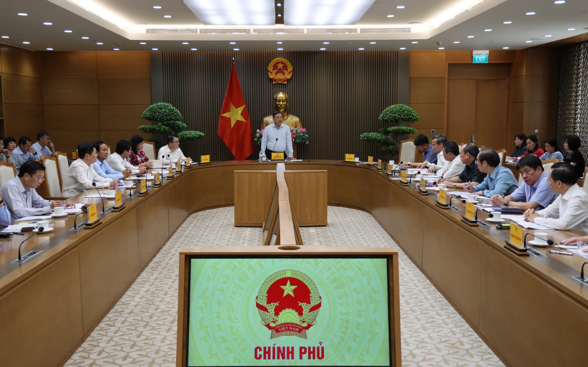 Toàn cảnh phiên họp. Ảnh: VGP.
