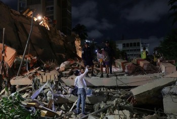 Venezuela ban bố tình trạng khẩn cấp sau động đất kép hơn 7 độ Richter