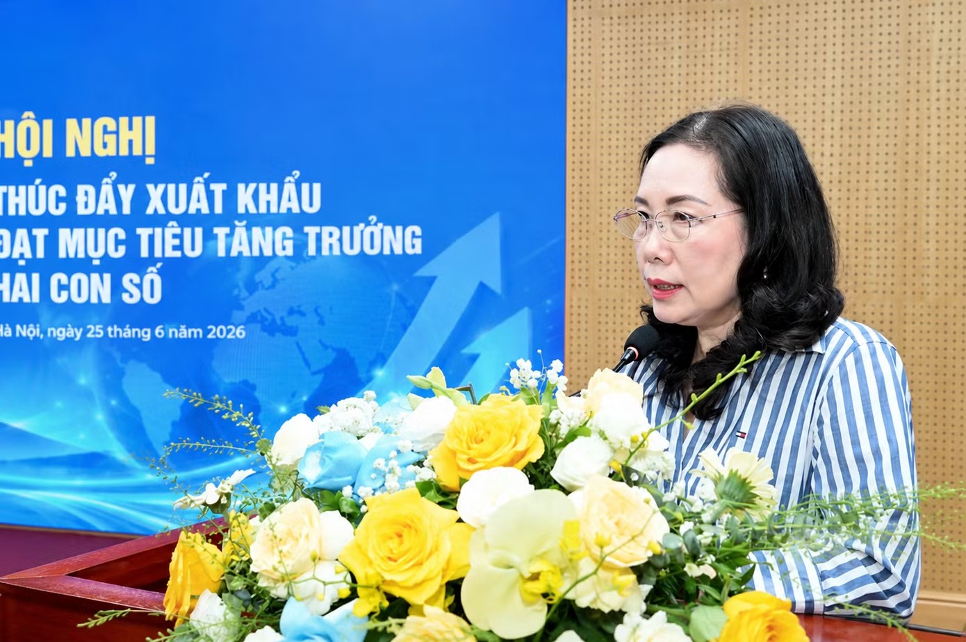 Các hiệp hội nói gì về mục tiêu tăng trưởng xuất khẩu hai con số