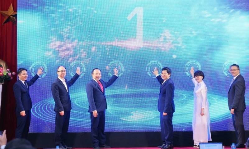 Việt Nam có trung tâm cấp quốc gia đầu tiên hỗ trợ sản xuất thử chip