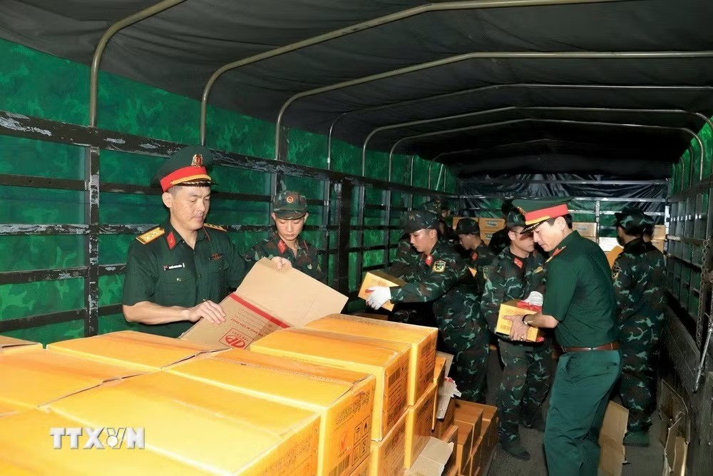 Quân đội Việt Nam mang 88 tấn hàng hỗ trợ người dân Venezuela