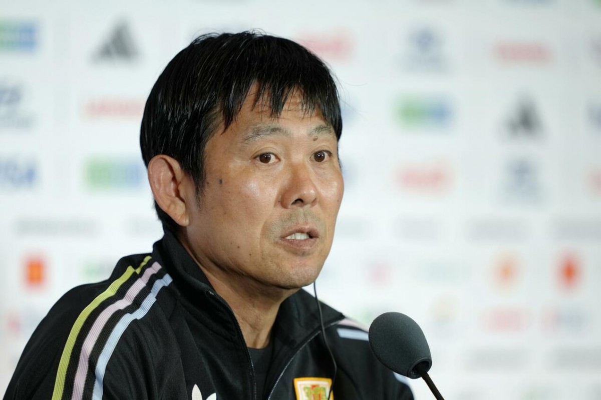HLV Hajime Moriyasu trong buổi họp báo trước trận gặp Brazil. Ảnh: Kyodo News