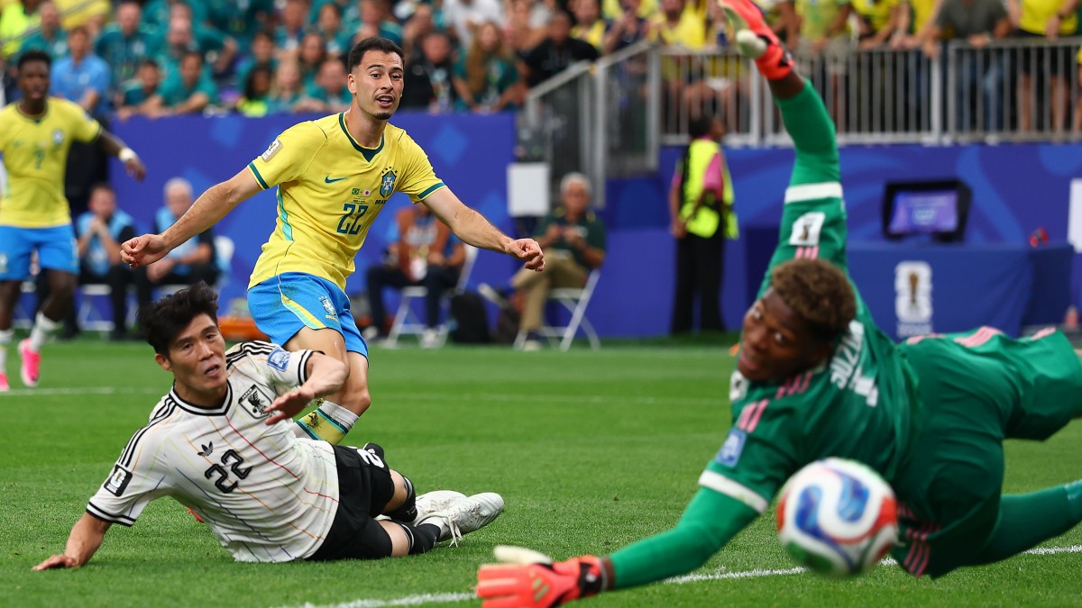 Gabriel Martinelli (số 22) ghi bàn ấn định thắng lợi 2-1 cho Brazil. Ảnh: FIFA