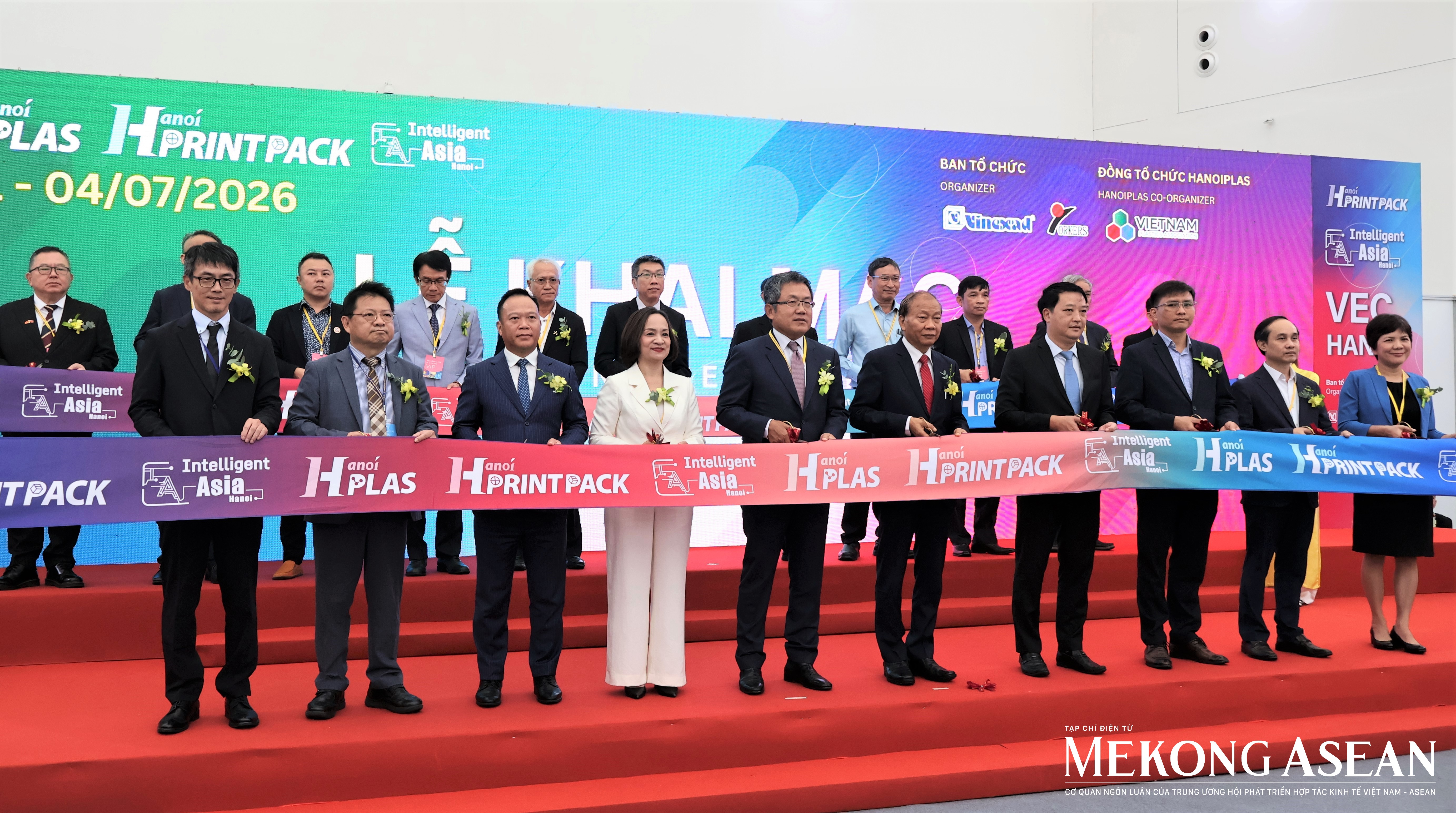 Khai mạc chuỗi triển lãm công nghiệp quốc tế tại Hà Nội: Thúc đẩy sản xuất xanh, thông minh