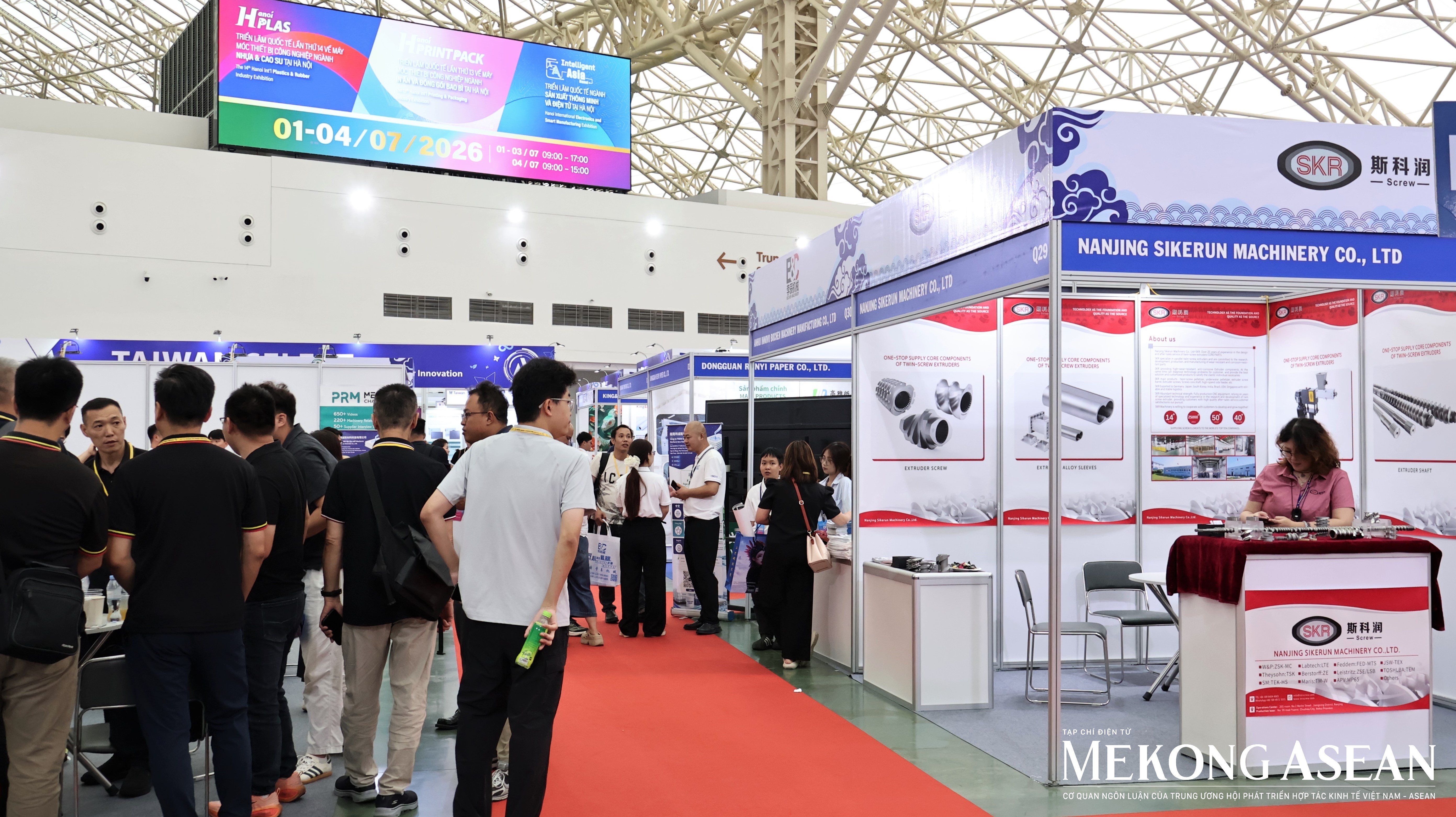 Khai mạc chuỗi triển lãm công nghiệp quốc tế tại Hà Nội: Thúc đẩy sản xuất xanh, thông minh